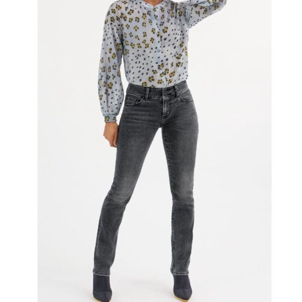 Cabi Style #4705 Slim Straight Black Jeans Cinch Straight Size 6